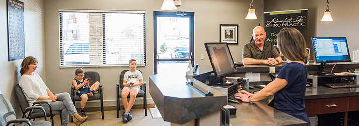 Chiropractic Kansas City KS Welcome Desk