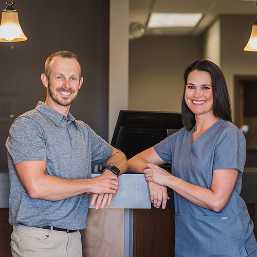 Chiropractor Kansas City KS Dr. Wendy and Bryan Brakhage Chiropractor Kansas City KS Dr. Wendy and Bryan Brakhage